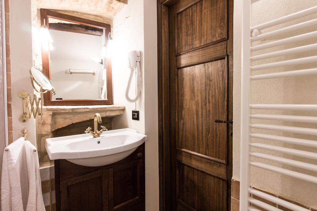 Domus In Castro Bed & Breakfast Montecchio  Rom bilde